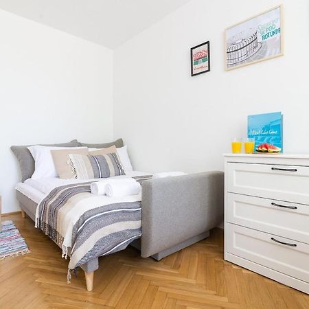 Rent Like Home - Pawia 36 Варшава Екстериор снимка