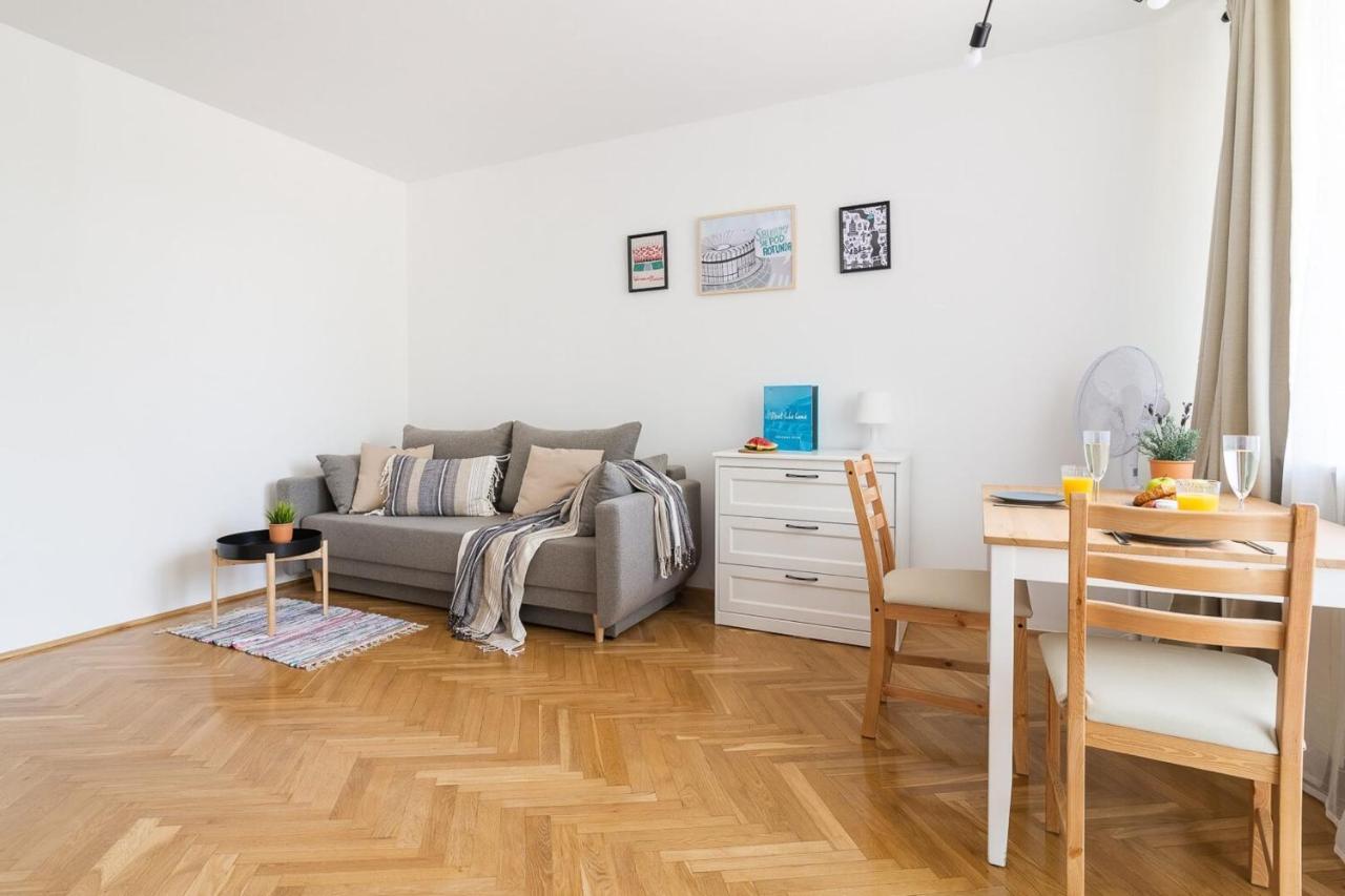 Rent Like Home - Pawia 36 Варшава Екстериор снимка